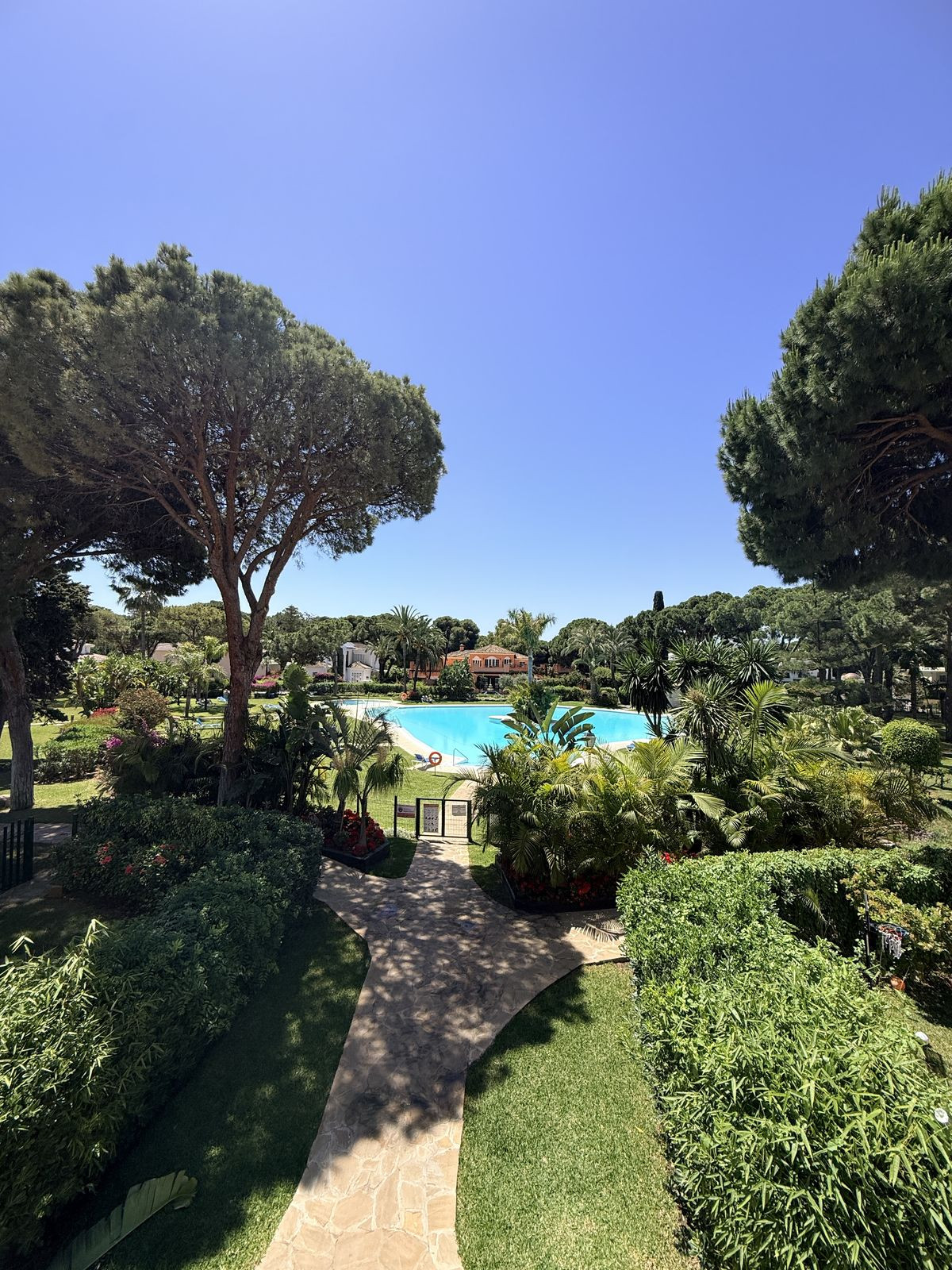 Nueva Milla de Oro, Estepona